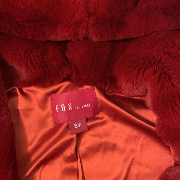 Fox: This is a heavy, well made fur coat. Genuine rabbit fur,simply GORGEOUS! - Picture 2 of 3